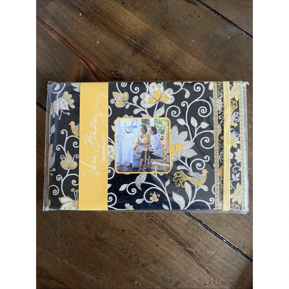 Vera Bradley Pocketbooks Photo Book 24 Photos Lifeguard Press NEW Black Yellow